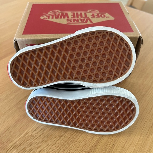 Vans Baby Infant Old Skool Shoes size 4 BNWT - Picture 3 of 5